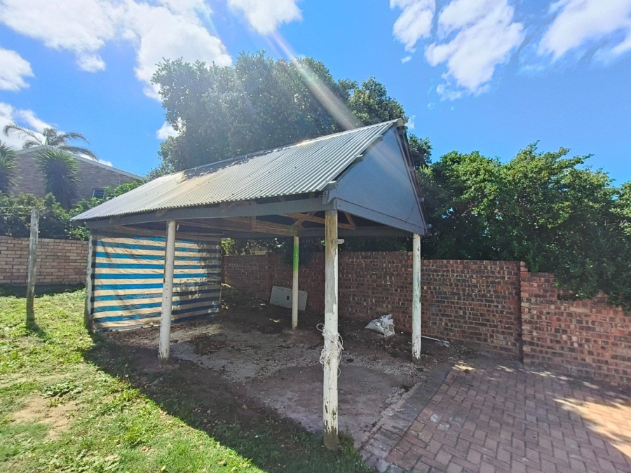 3 Bedroom Property for Sale in Wavecrest Eastern Cape